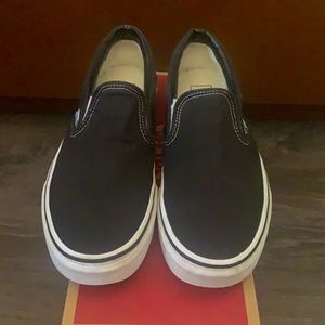 Men’s,Classic Vans slip on shoes, size(9).